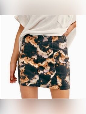 Free People “Modern Femme” Tie-Dye Mini Skirt! Size 12.
